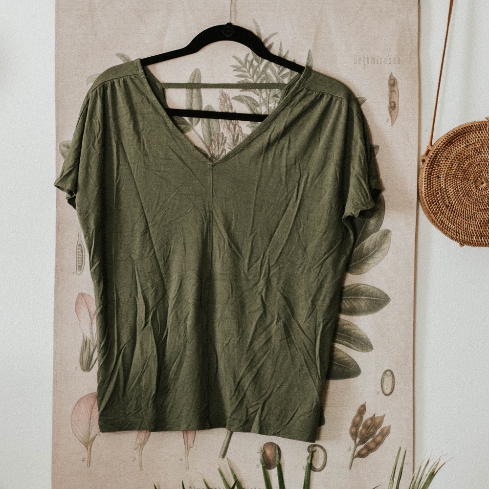Simple green soft tee